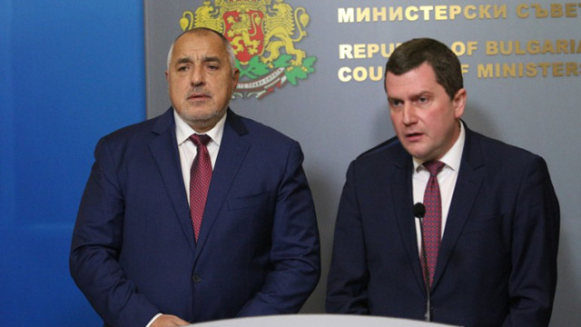 Гласят кмета на Перник за кандидат-президент, не е ясно от коя партия…